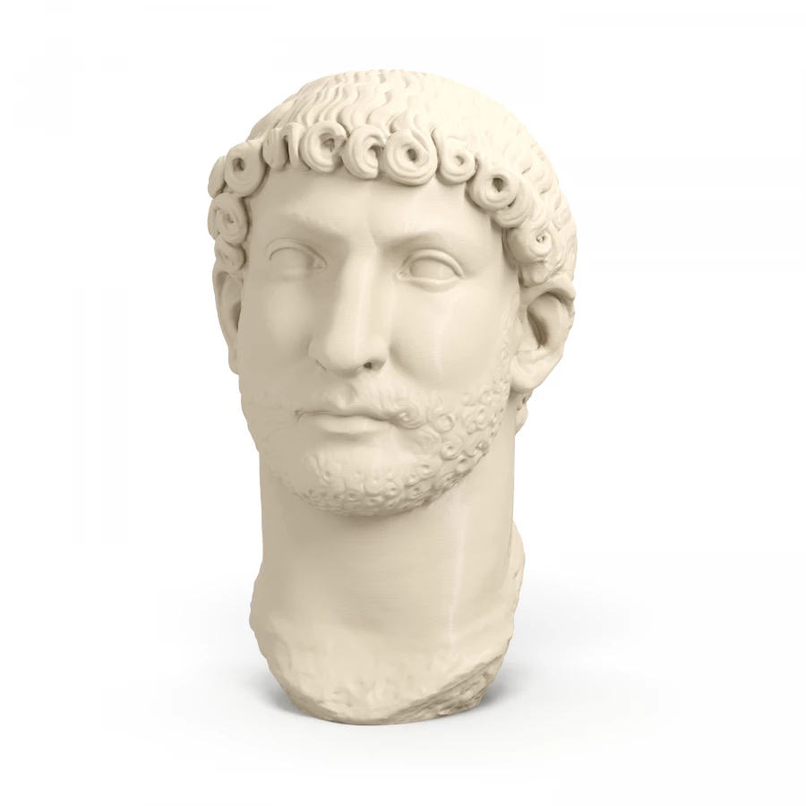 Imperatore Adriano in avorio chiaro
